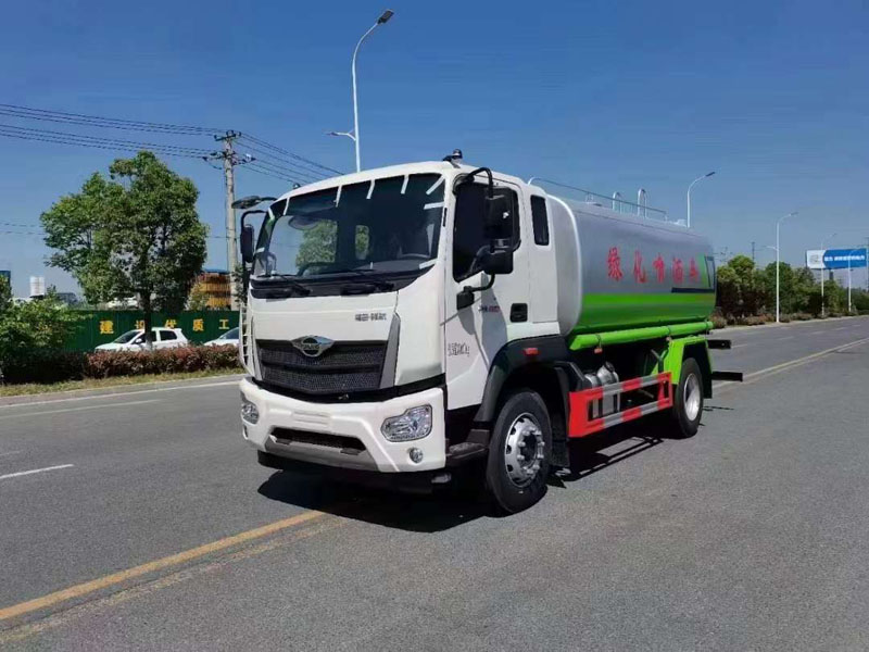 福田領(lǐng)航ES7寬體綠化噴灑車性價之王