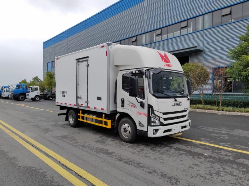 江鈴新凱運(yùn)4米2冷藏車