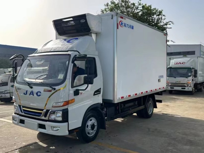 藍(lán)牌新能源油電混合冷藏車多少錢                   