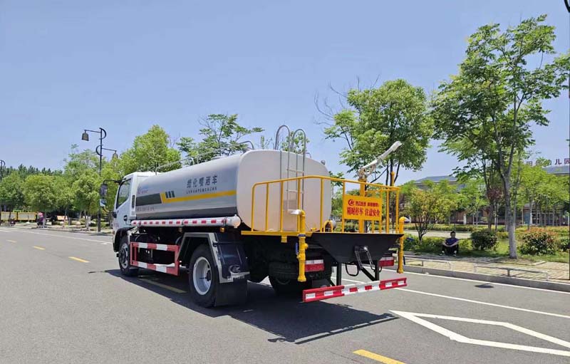 東風福瑞卡灑水車現(xiàn)車出售