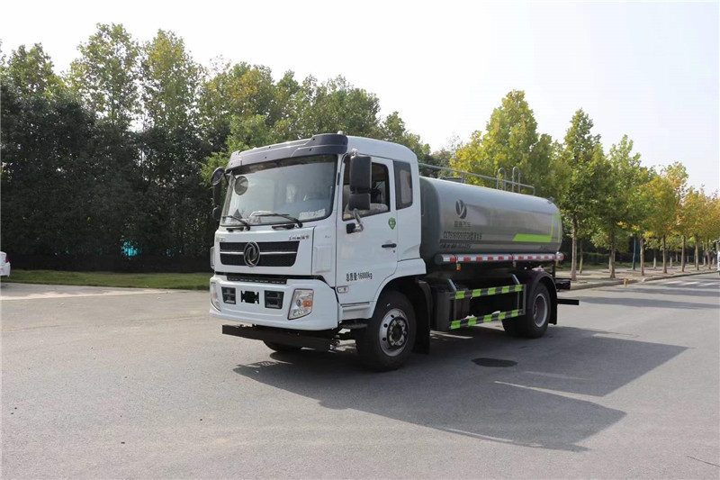 12方東風(fēng)福瑞卡灑水車評測