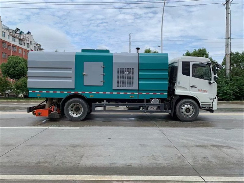天錦后置吸盤吸塵車經(jīng)久耐用