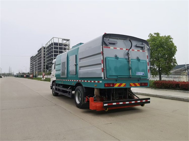 天錦后置吸盤吸塵車經(jīng)久耐用