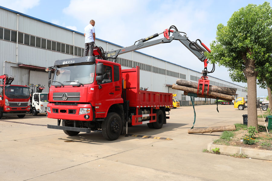 航天萬山四驅(qū)抓斗式垃圾車-格雷普抓機