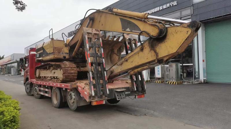 東風(fēng)前四后六平板運輸車可達9噸