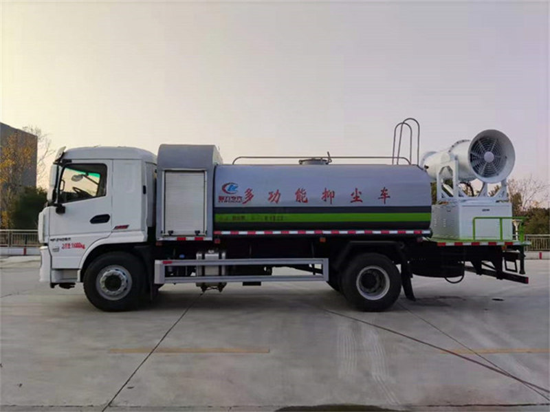 12方綠化灑水車多少錢