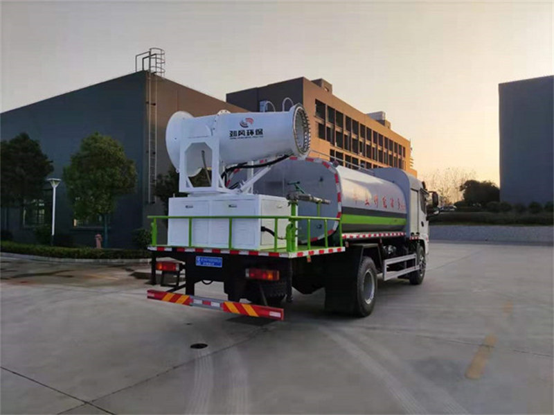 12方綠化灑水車多少錢