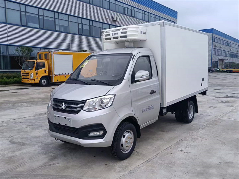 后雙輪冷藏車(chē)長(zhǎng)安跨越X1多少錢(qián)