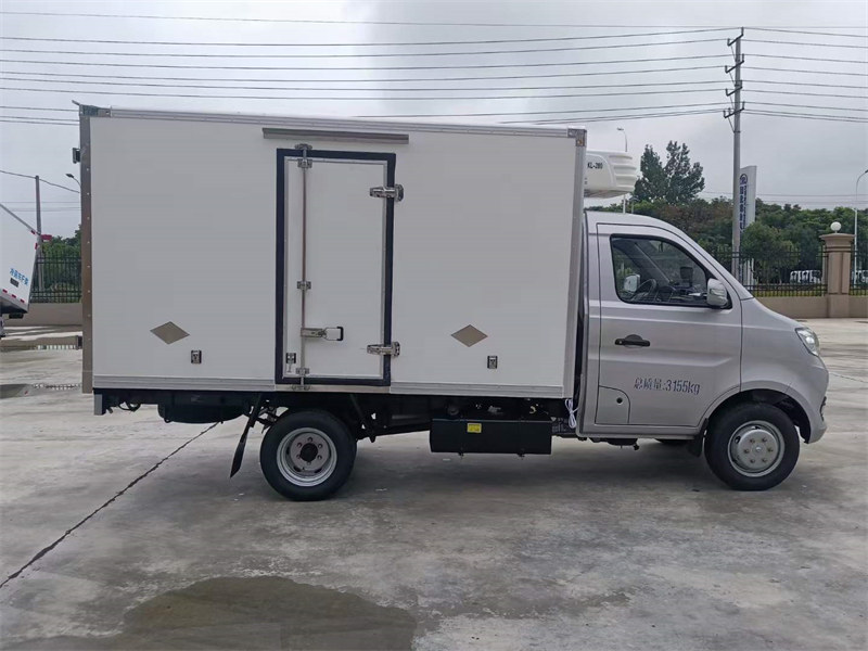 后雙輪冷藏車(chē)長(zhǎng)安跨越X1多少錢(qián)