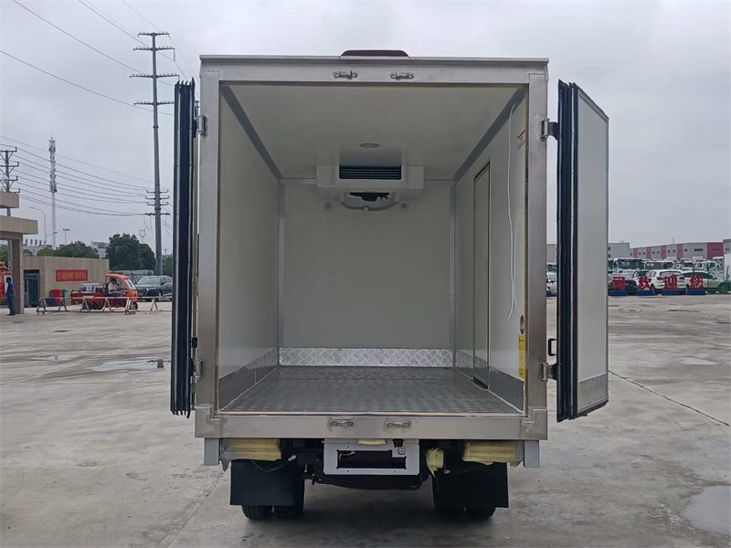 后雙輪冷藏車(chē)長(zhǎng)安跨越X1多少錢(qián)