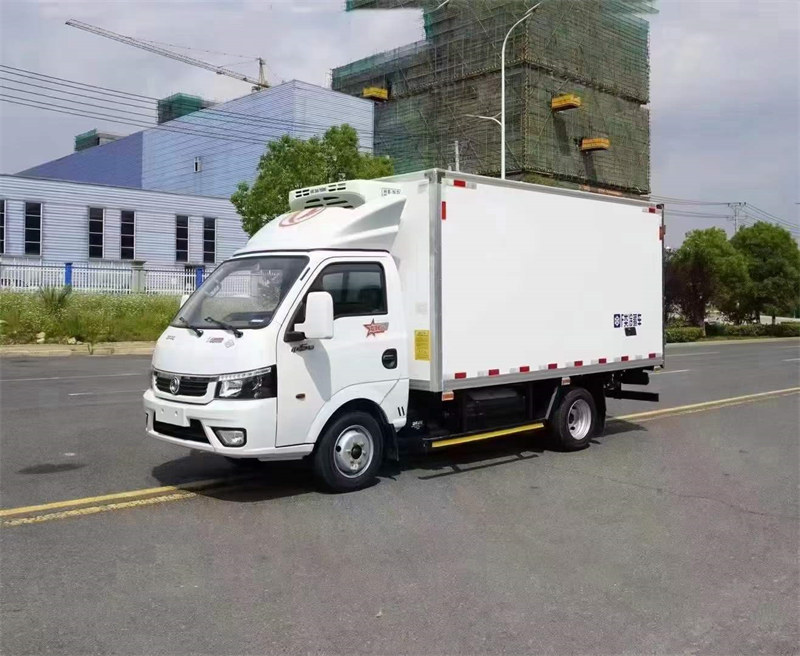 東風途逸冷藏車柴油汽油任選