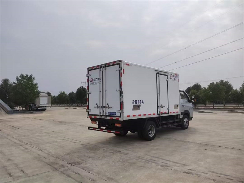 豪沃智相3.75米冷藏車省油經(jīng)濟