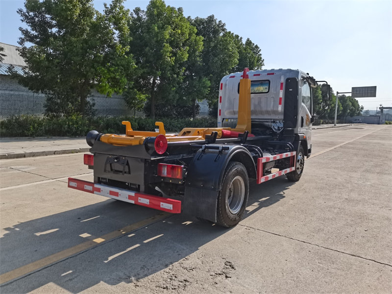 重汽豪曼車廂可卸式垃圾車輕量化設計