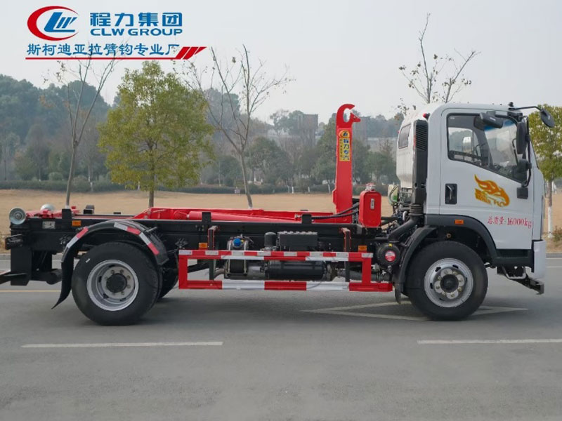 重汽豪曼3900軸距勾臂垃圾車