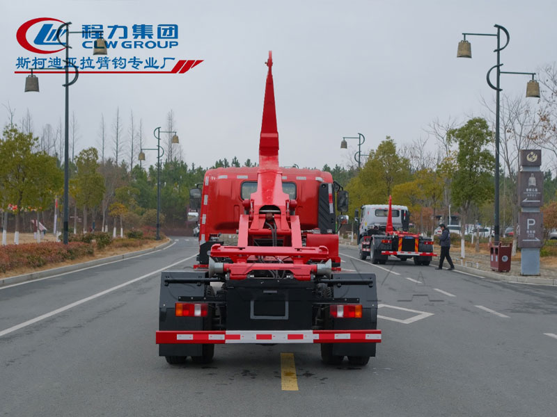 重汽豪曼3650軸距勾臂垃圾車