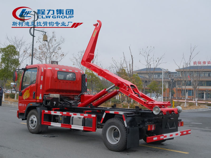 重汽豪曼3650軸距勾臂垃圾車