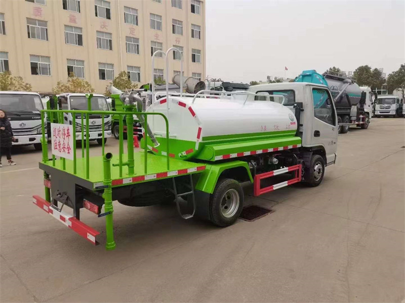 3方國六灑水車哪個廠家便宜