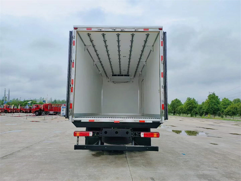 國(guó)六冷藏車(chē)歐馬可S5承載力大