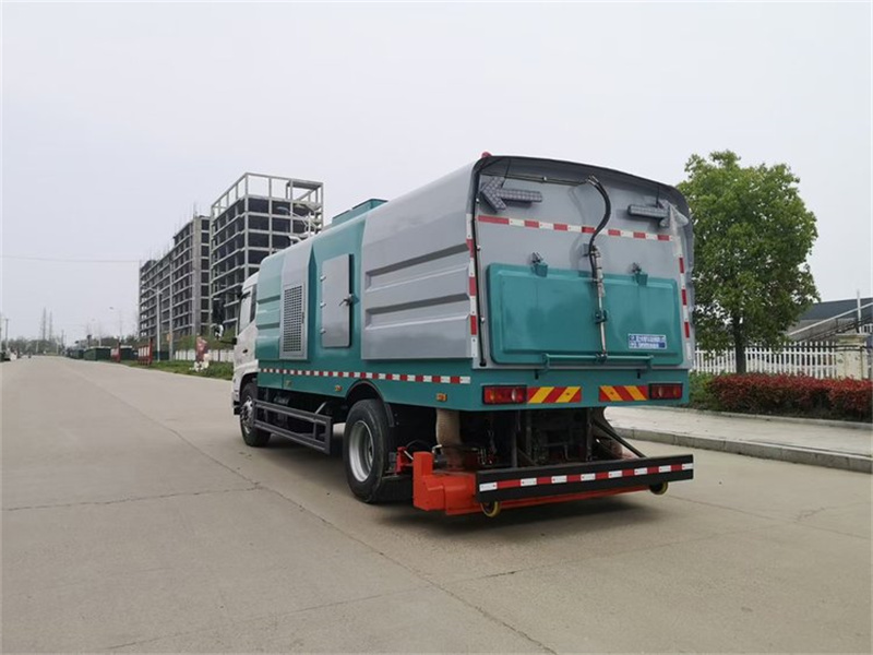 國(guó)六吸塵車東風(fēng)天錦整車配置