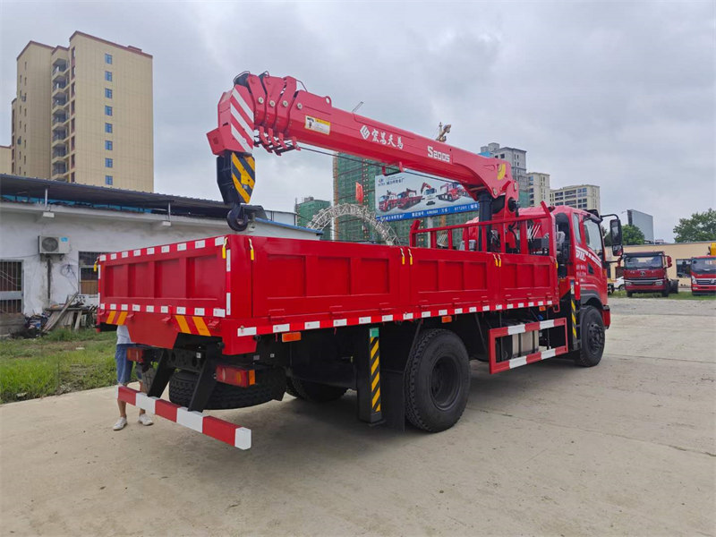 宏昌天馬8噸5節(jié)隨車吊月底價(jià)格