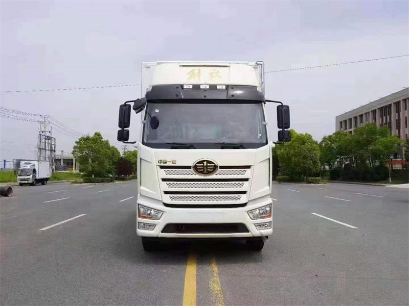 解放J6L精英版高頂雙臥冷藏車撿漏價