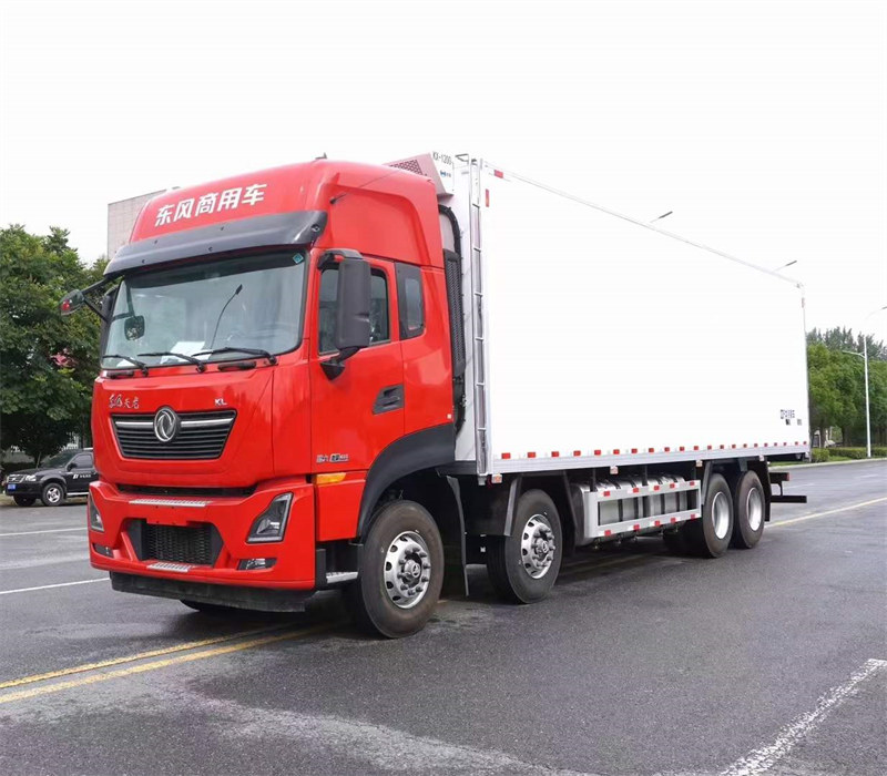 東風(fēng)天龍KL 9米6自動擋冷藏車8月促銷