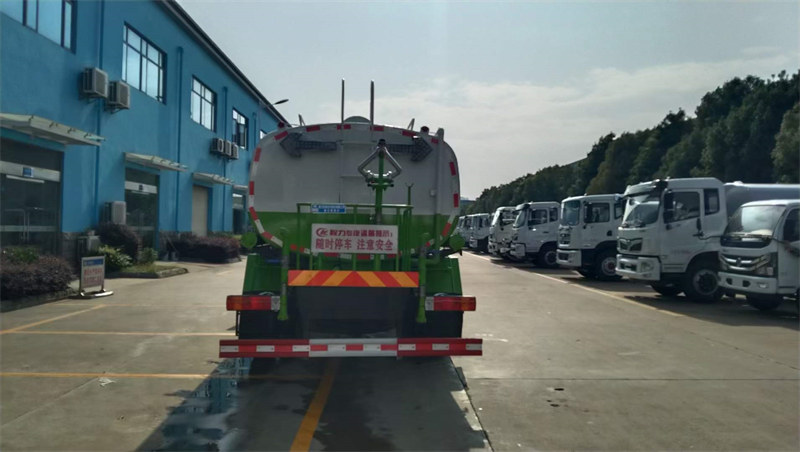 10方解放灑水車評(píng)測(cè)可上北京戶