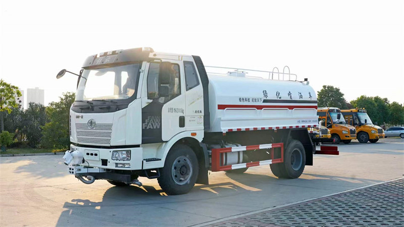 解放12方灑水車(chē)特價(jià)大柴國(guó)六四缸180馬力