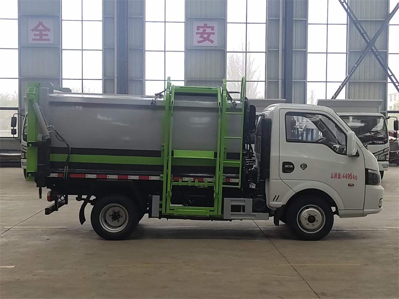 4方自裝卸式垃圾車(chē)東風(fēng)途逸藍(lán)牌不超重