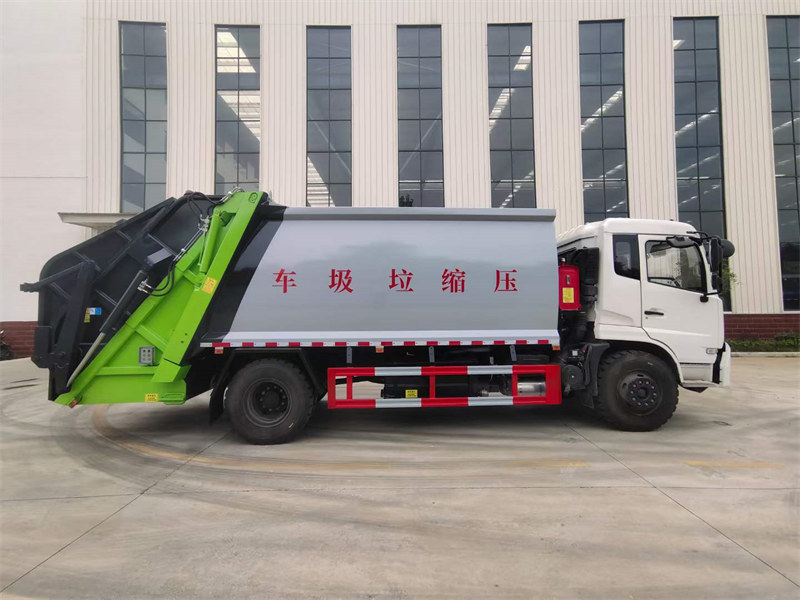 東風(fēng)天錦后裝壓縮式垃圾車配置圖片