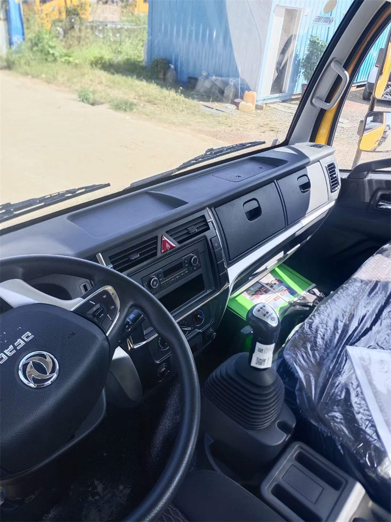 福瑞卡12.5方清洗吸污車(chē)云內(nèi)185馬力