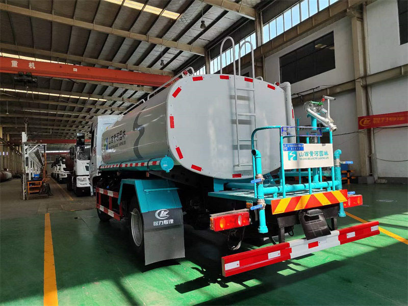 程力12方東風灑水車發(fā)往山西太原