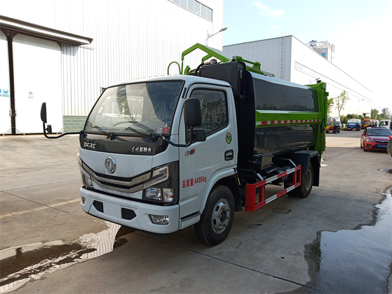 側(cè)裝壓縮垃圾車(chē)多少錢(qián)一臺(tái)