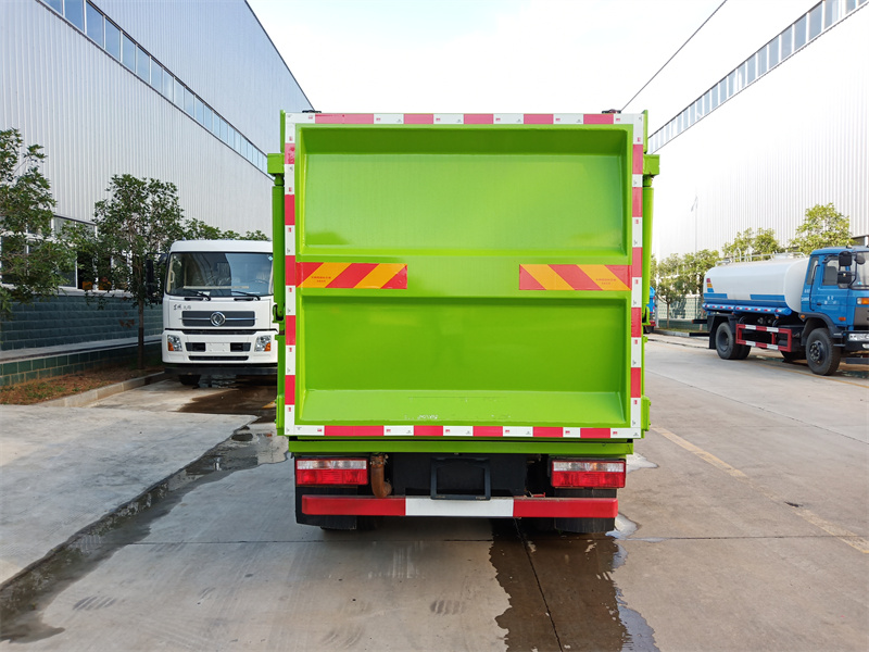 側(cè)裝壓縮垃圾車(chē)多少錢(qián)一臺(tái)