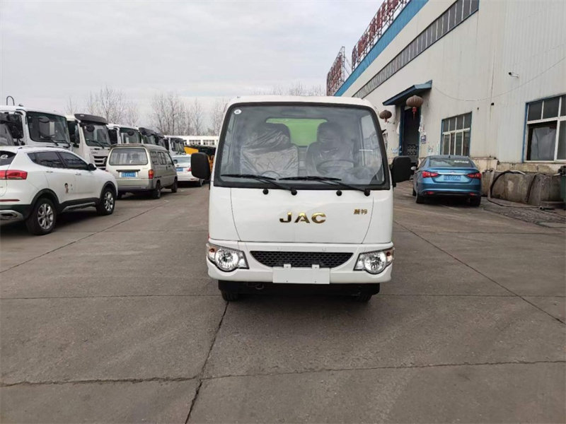 江淮餐廚垃圾車(chē)廠家新推藍(lán)牌車(chē)型