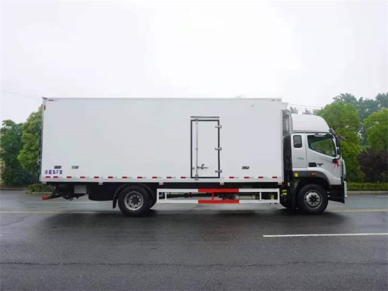 國(guó)六福田歐航6米8冷藏車性價(jià)高