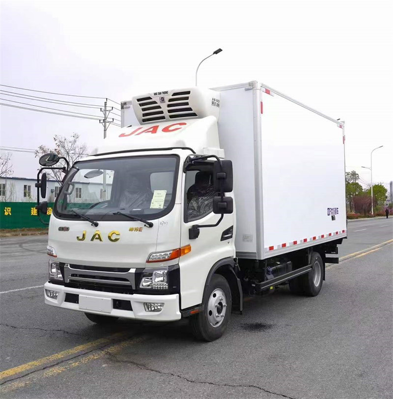 帥鈴E冷藏車搭載五十鈴130馬力發(fā)動(dòng)機(jī)
