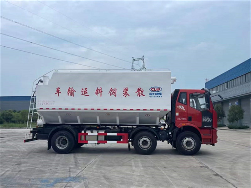 解放J6L小三軸散裝飼料車260匹馬力