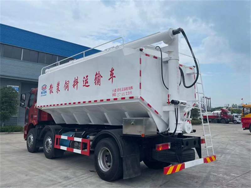 解放J6L小三軸散裝飼料車260匹馬力