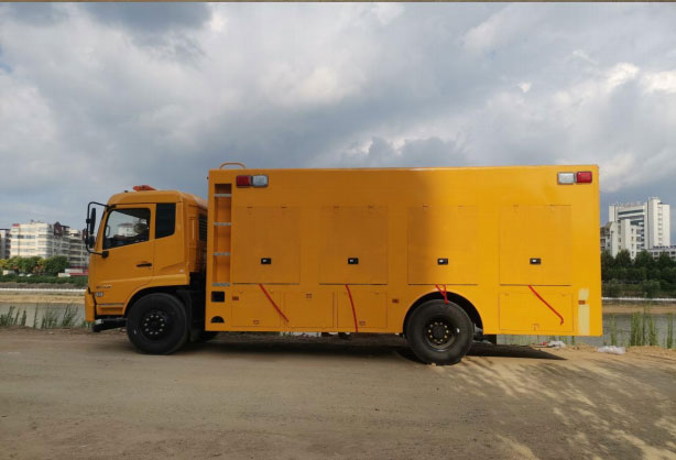子母式3000方排水車