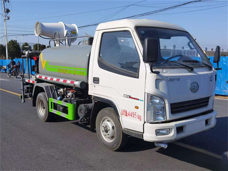 小型解放霧炮灑水車客戶定制