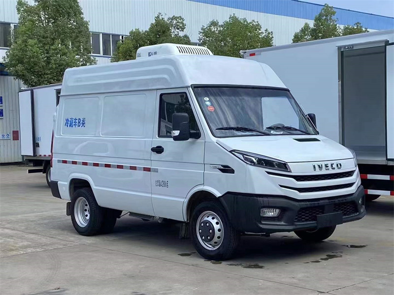 國六得意V35雙輪依維柯短軸冷藏車新款