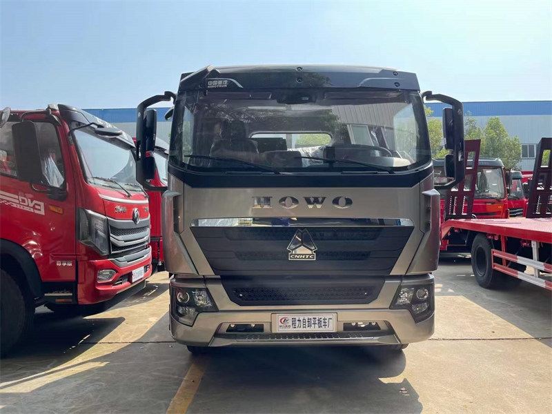重汽豪沃G5X國(guó)六平板運(yùn)輸車(chē)可上京牌