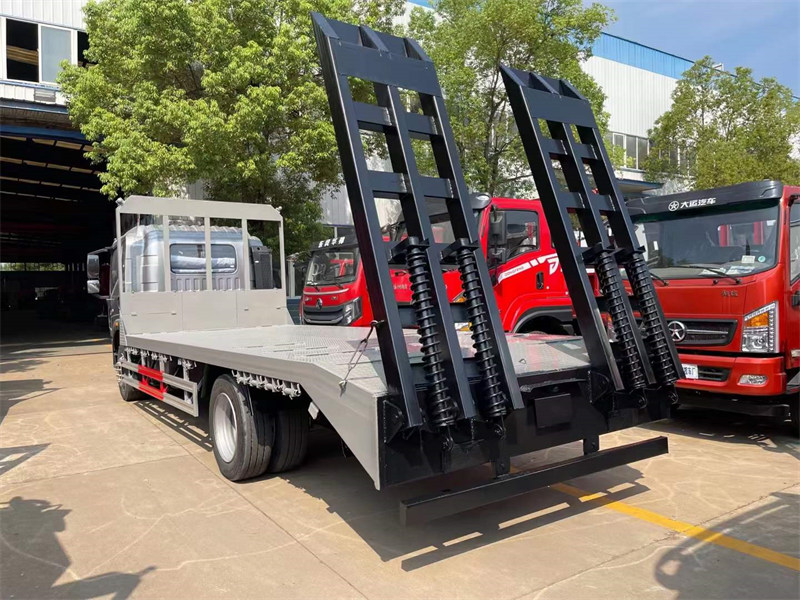 重汽豪沃G5X國(guó)六平板運(yùn)輸車(chē)可上京牌