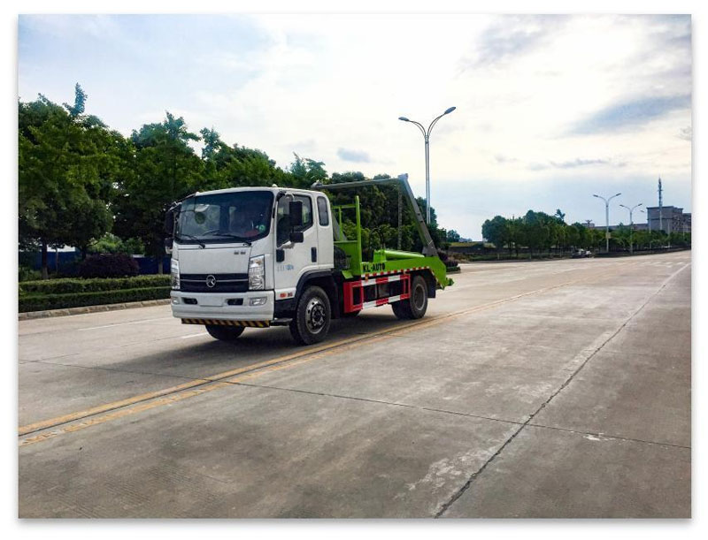 凱馬擺臂式垃圾車(chē)配置價(jià)格