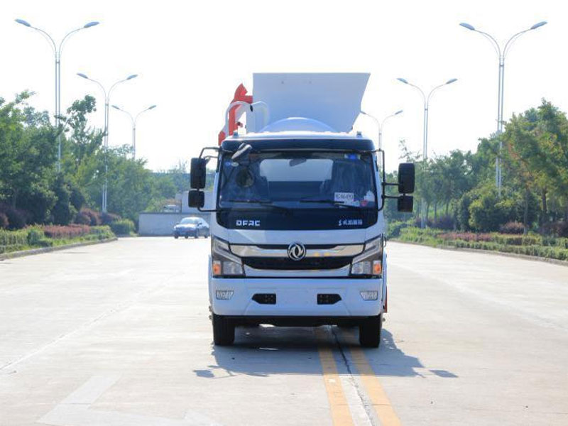 東風(fēng)D7小多利卡國六餐廚垃圾車-圓罐