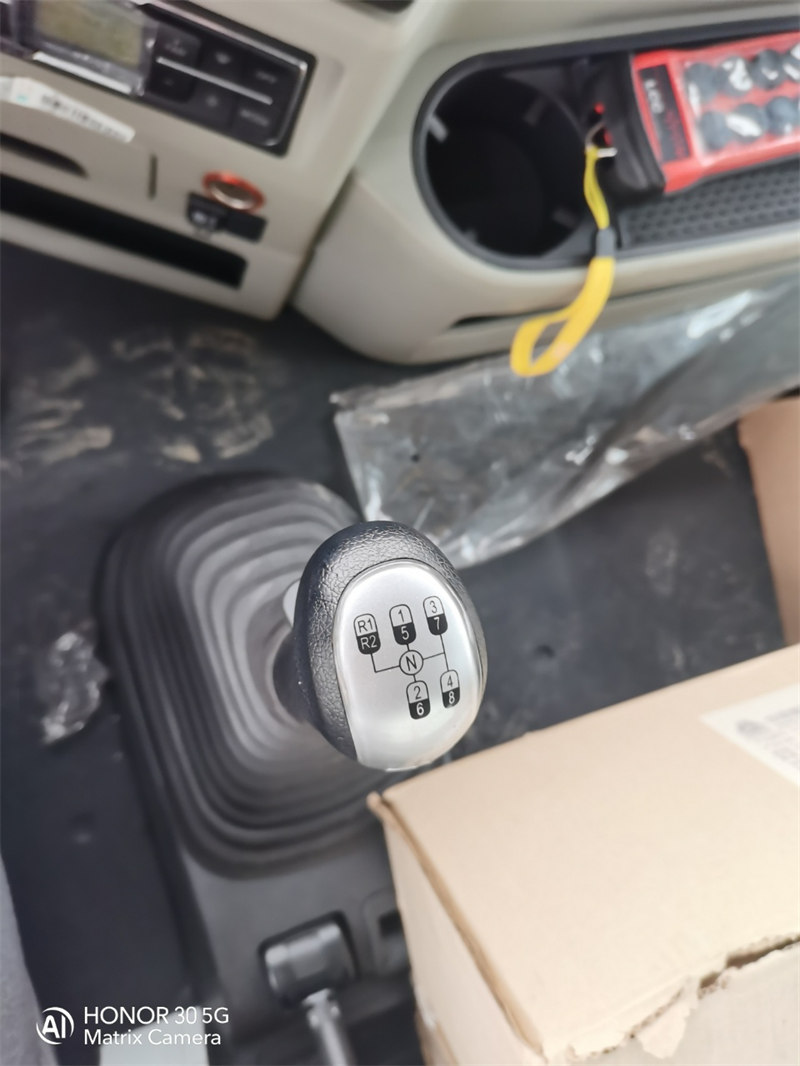 重汽豪沃NX勾臂車(chē)4700性價(jià)高