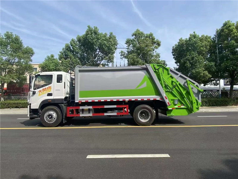 福田奧鈴14方壓縮垃圾車現(xiàn)車特惠