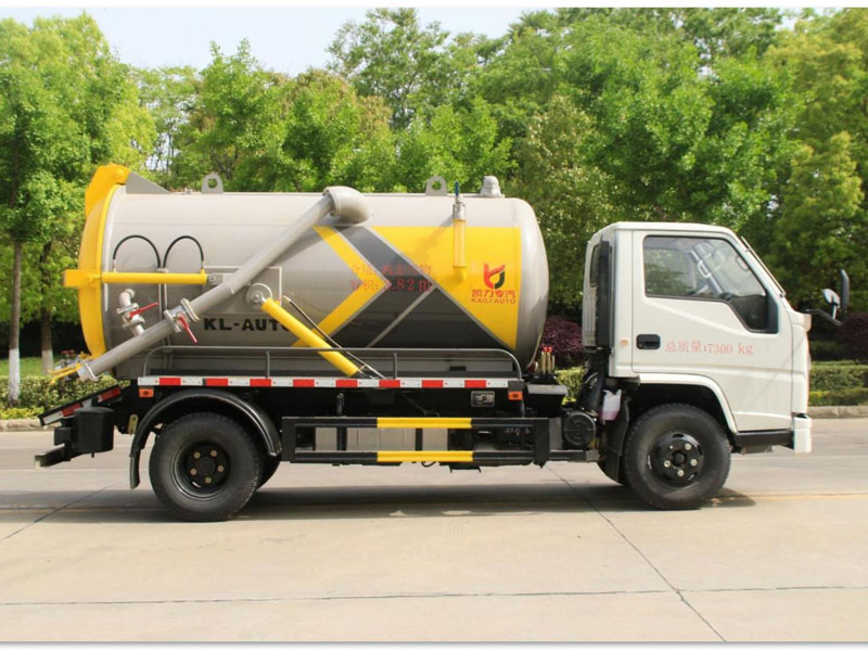 國(guó)六5方凱力風(fēng)牌江鈴順達(dá)吸污車