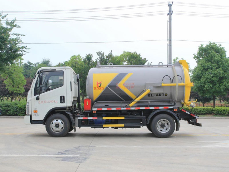 國六5方凱力風(fēng)牌福田H2吸污車